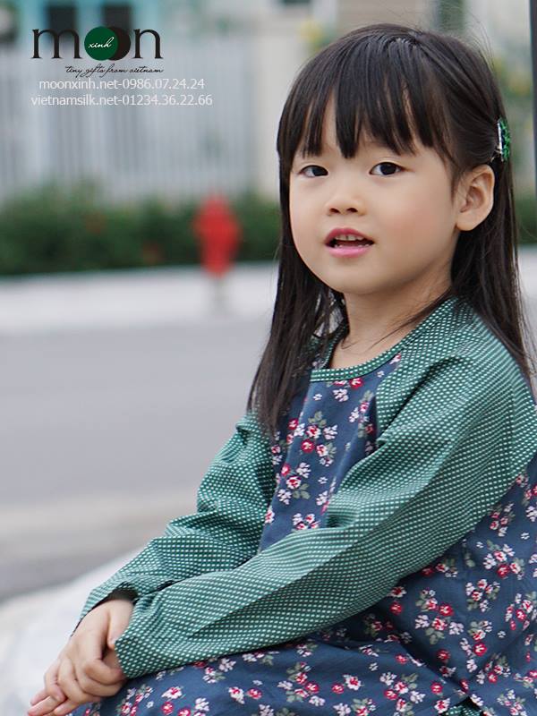 Áo dài cách tân cho bé