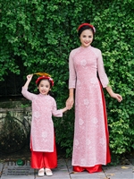Dịu dàng xinh tươi với áo dài đôi cho mẹ và gái yêu của Moon Xinh