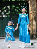 Giới thiệu áo dài lụa tơ tằm đẹp nhất của Moon Xinh