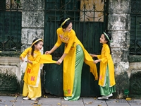 Đón lộc đầu năm với bộ sưu tập áo dài đôi cho mẹ và bé của Moom Xinh