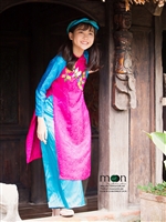 Mừng xuân Mậu Tuất với áo dài cho bé gái xinh tươi của Moon Xinh